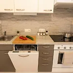 Sandra Haus Kmb Seeappartement Am Ossiacher Mit Direktem Seezugang Und Hallenbad