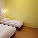 Apartmán Sandra Haus Kmb Seeappartement Am Ossiacher Mit Direktem Seezugang Und Hallenbad Tschoran