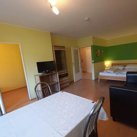 Apartman Sandra Haus Kmb Seeappartement Am Ossiacher Mit Direktem Seezugang Und Hallenbad Tschöran