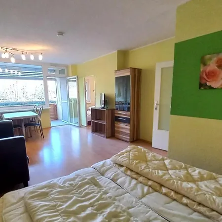 Sandra Haus Kmb Seeappartement Am Ossiacher Mit Direktem Seezugang Und Hallenbad Апартаменты *