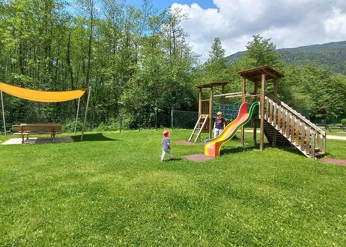 Sandra Haus Kmb Seeappartement Am Ossiacher Mit Direktem Seezugang Und Hallenbad Apartamento *