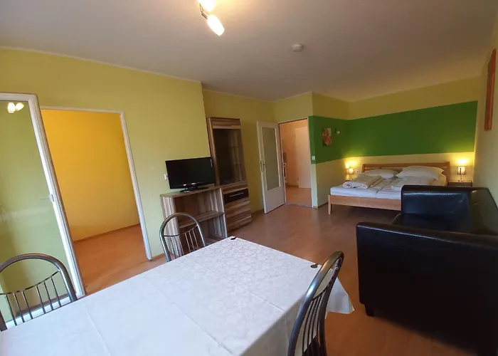 Apartamento Sandra Haus Kmb Seeappartement Am Ossiacher Mit Direktem Seezugang Und Hallenbad Tschoran